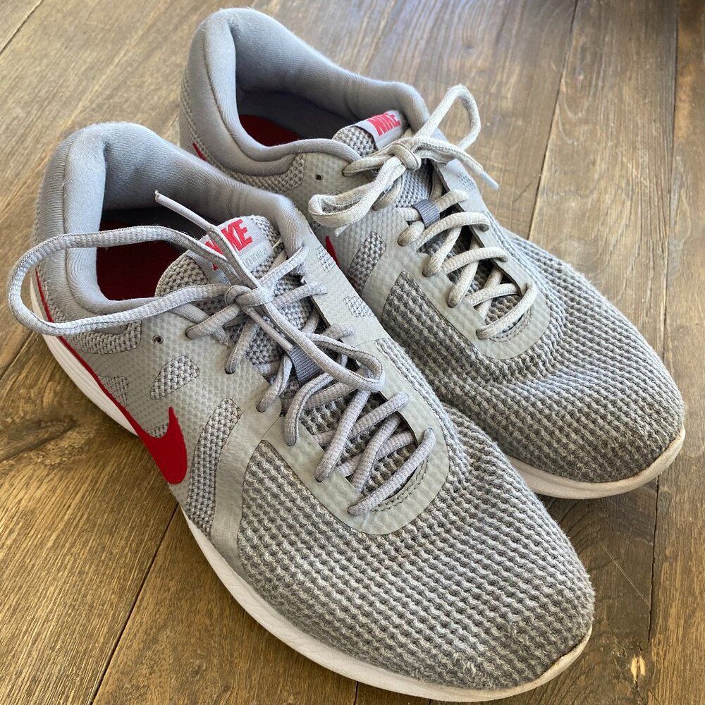 Nike Revolution 4 Running Athletic Shoes Wolf Grey Gym Red Stealth Men's 11.5